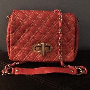 Chinese Laundry pink quilted chain strap bag.